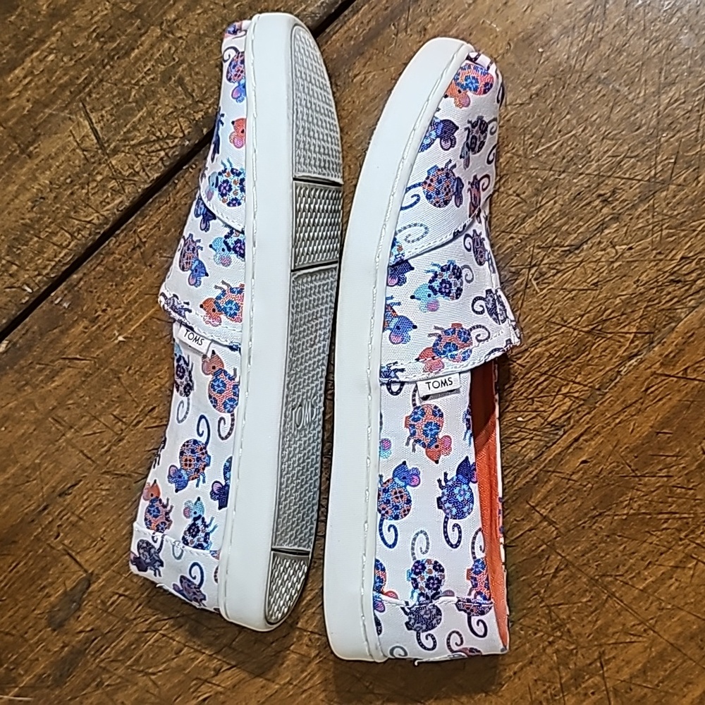 S:3.5 Toms Youth Slip on Shoes - Picture 7 of 14